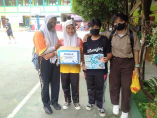 Pembagian hadiah lomba futsal 